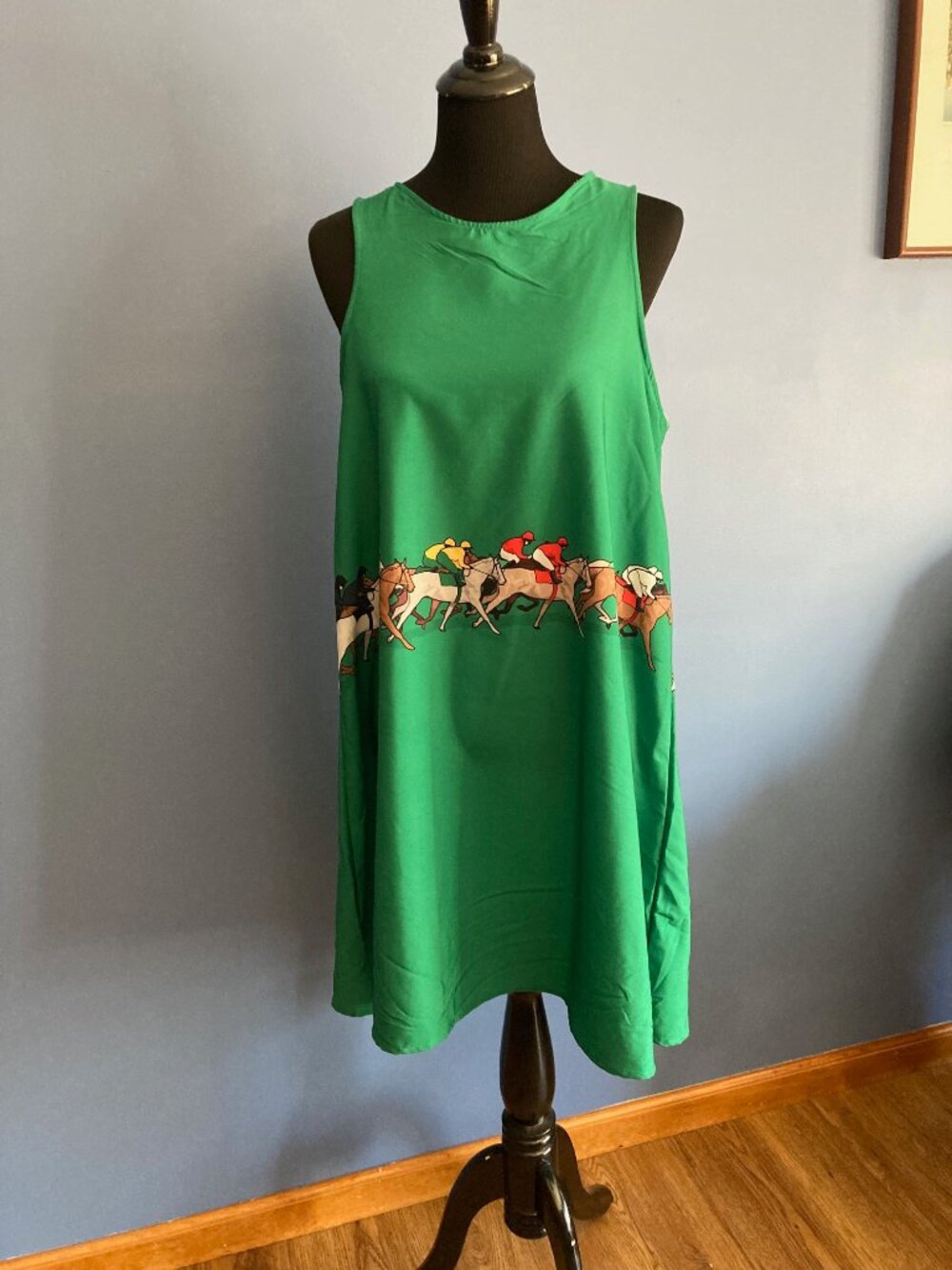 Racing Horse Motif Sleeveless Green Sheath Dress